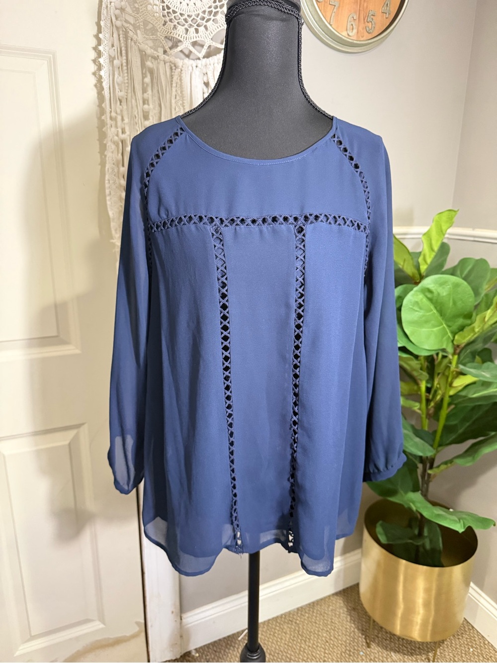 Collective Concepts Navy Blue Crochet-Trim Long Sleeve Blouse size medium